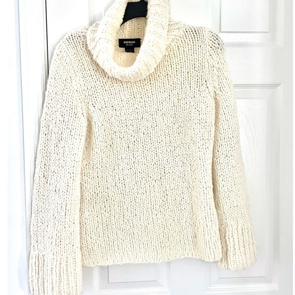 Express Sweaters - Express Ivory Chunky Hand Made Knit Pullover in size S